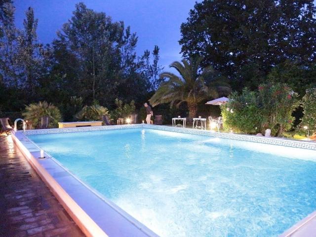Casa Indipendente in affitto a Forte dei Marmi, arredato, giardino privato, buono stato TrovaCasa