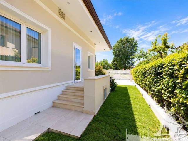Casa indipendente in affitto a Forte dei Marmi LU