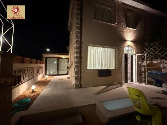Casa Indipendente in affitto a Forte dei Marmi via Francesco Carrara, arredato, giardino privato, terrazzo TrovaCasa