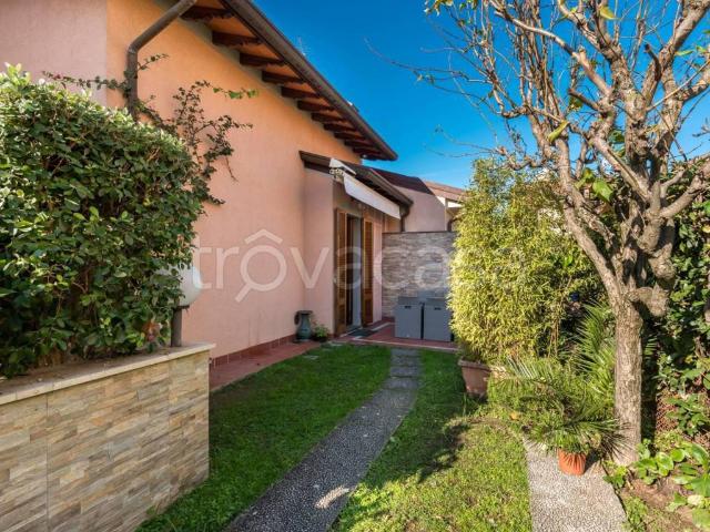 Casa Indipendente in affitto a Forte dei Marmi via Palestro, arredato, giardino privato, posto auto TrovaCasa