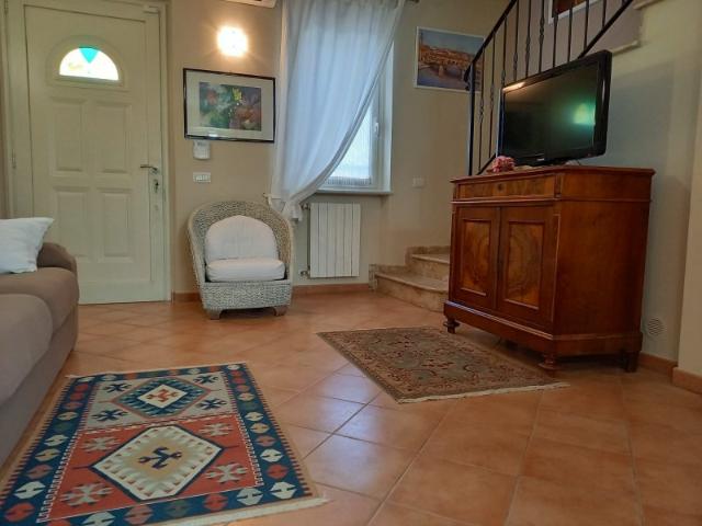 Casa Indipendente in Affitto a Forte Dei Marmi