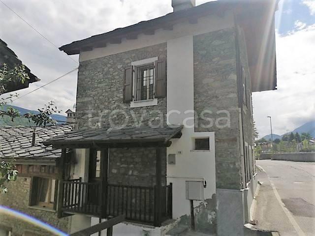 Casa Indipendente in affitto a Fénis frazione Fagnan, 15, non arredato/vuoto, cantina, lavanderia TrovaCasa