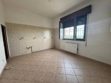 Casa Indipendente in affitto a Ferrara via Lavezzola, non arredato/vuoto, giardino privato, box TrovaCasa