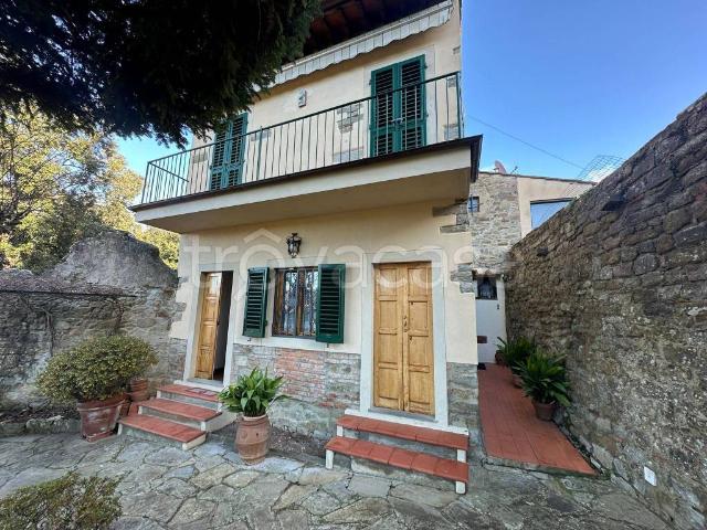 Casa Indipendente in affitto a Fiesole via del Bargellino, arredato, giardino privato, terrazzo TrovaCasa