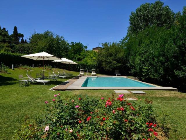 Casa Indipendente in affitto a Firenze viale Michelangiolo, arredato, giardino privato, posto auto TrovaCasa