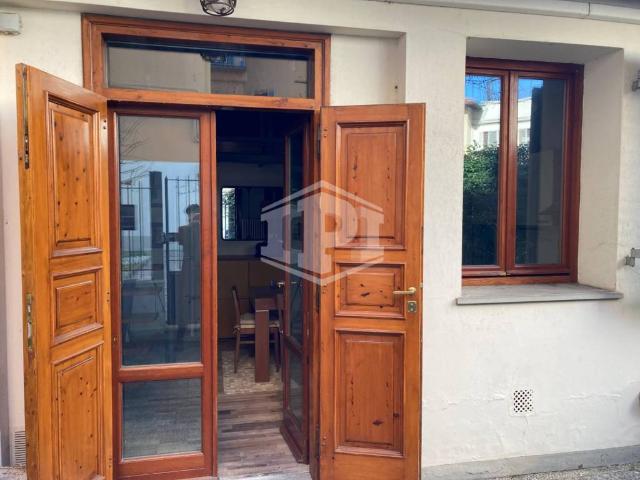Casa Indipendente in affitto a Firenze viale Spartaco Lavagnini, snc, giardino privato, immobile di prestigio, travi a vista TrovaCasa