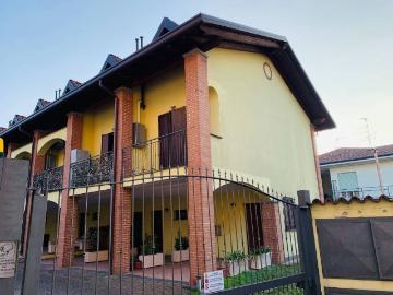Casa indipendente in affitto a Jerago con Orago VA