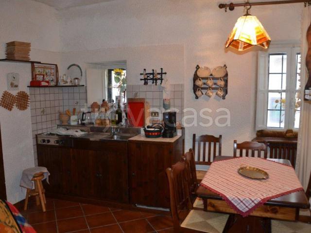 Casa Indipendente in affitto a Ovindoli via Morrone, arredato, caminetto, centrale TrovaCasa