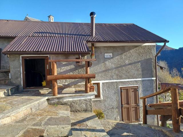 Casa indipendente in vendita a Loreglia VB