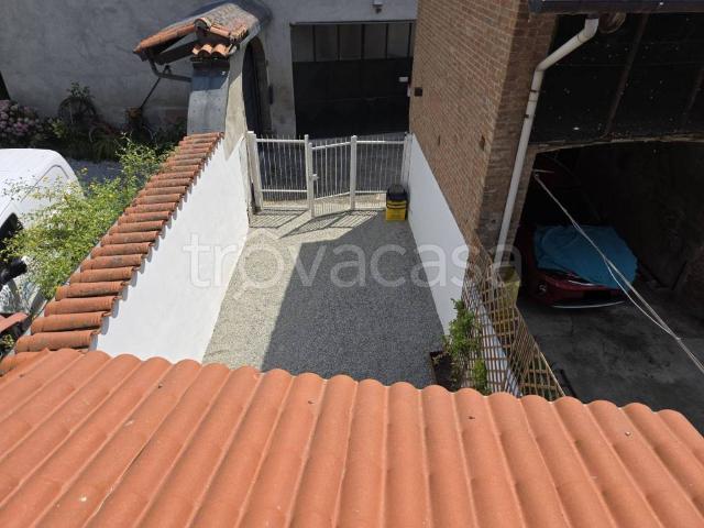 Casa Indipendente in affitto a Lauriano via Antonio Gramsci, 17, arredato, giardino privato, balcone TrovaCasa