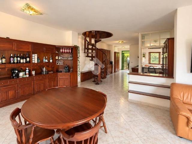 Casa indipendente in affitto a Lenola LT