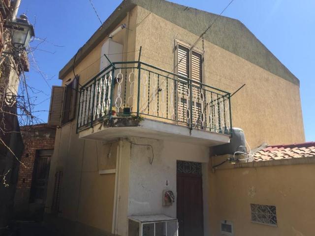 Casa indipendente in affitto a Librizzi ME