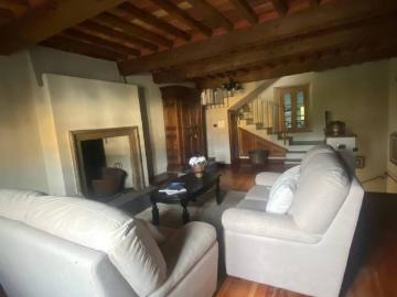 Casa indipendente in affitto a Lucca LU