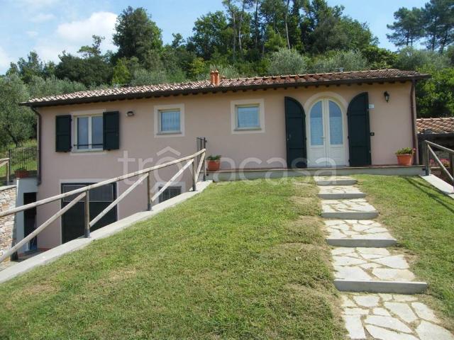 Casa Indipendente in affitto a Lucca via delle Gavine, arredato, posto auto, terrazzo TrovaCasa