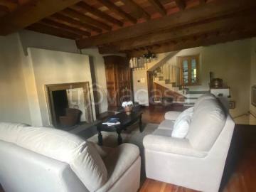 Casa Indipendente in affitto a Lucca via delle Scuole, snc, arredato, giardino privato, posto auto TrovaCasa