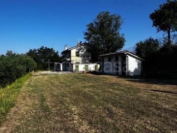 Casa Indipendente in affitto a Montottone, terrazzo, caminetto, buono stato TrovaCasa