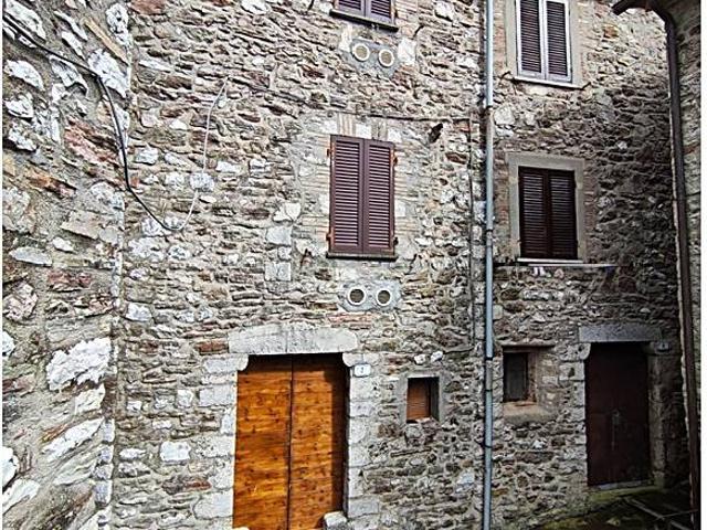 Casa indipendente in affitto a Montecchio TR
