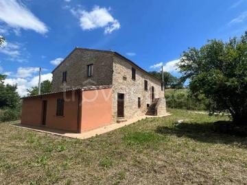 Casa indipendente in affitto a Monteleone di Fermo