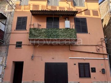 Casa Indipendente in affitto a Maddaloni via Ponte Carolino, 246, balcone, angolo cottura, ripostiglio TrovaCasa