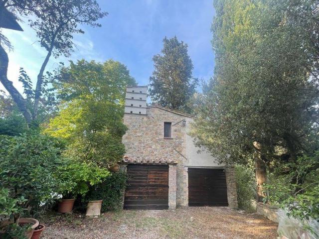 Casa indipendente in affitto a Magione PG