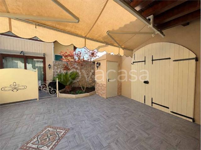 Casa Indipendente in affitto a Manerba del Garda via Vittorio Veneto, arredato, giardino privato, posto auto TrovaCasa