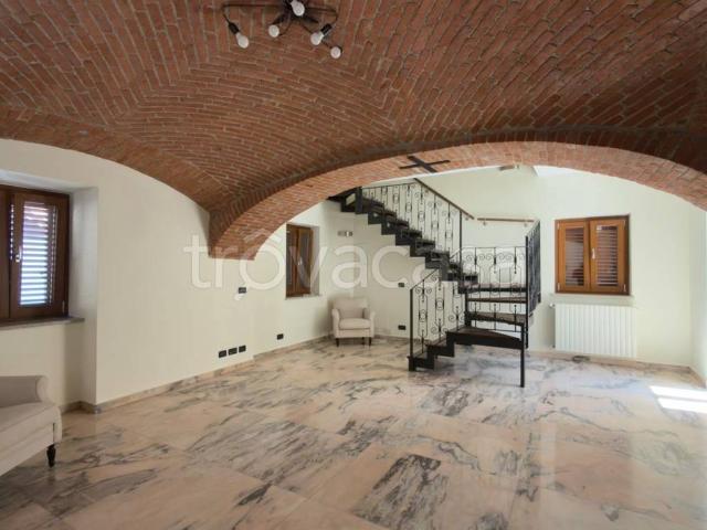 Casa Indipendente in affitto a Mercenasco vicolo Arale, 2b, non arredato/vuoto, posto auto, balcone TrovaCasa
