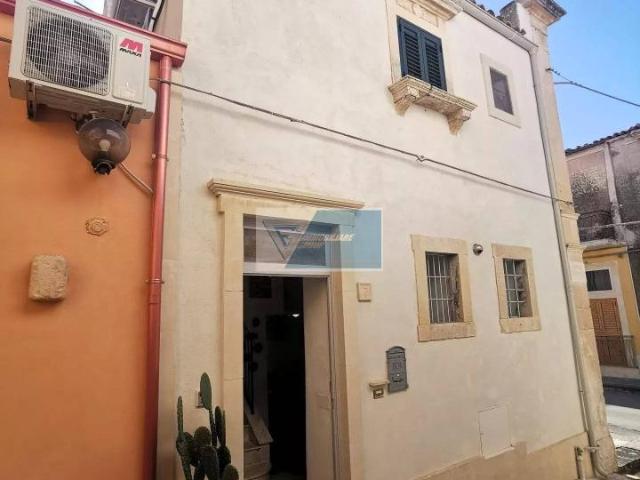 Casa indipendente in affitto a Noto