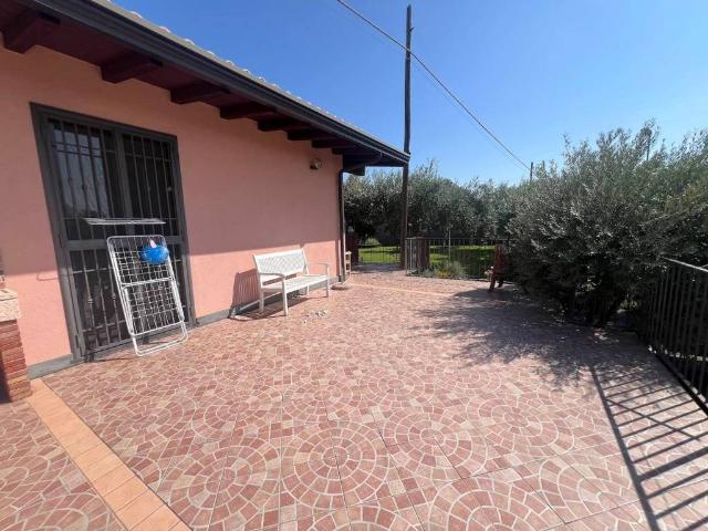 Casa indipendente in affitto a San Giovanni la Punta CT