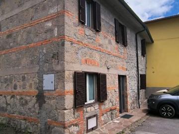 Casa indipendente in affitto a Santa Fiora