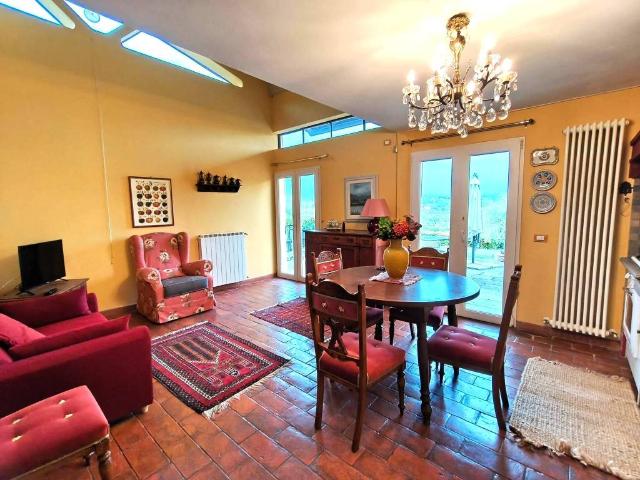 Casa indipendente in affitto a Scandicci FI