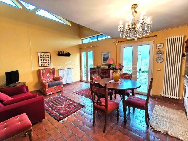 Casa Indipendente in affitto a Scandicci via di Scandicci Alto, 68B, arredato, giardino privato, posto auto TrovaCasa
