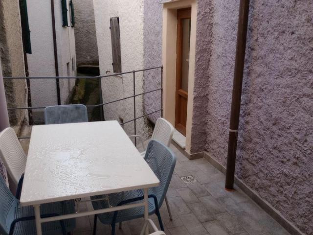 Casa Indipendente in affitto a Sesta Godano via del carmine, arredato, terrazzo, porta blindata TrovaCasa