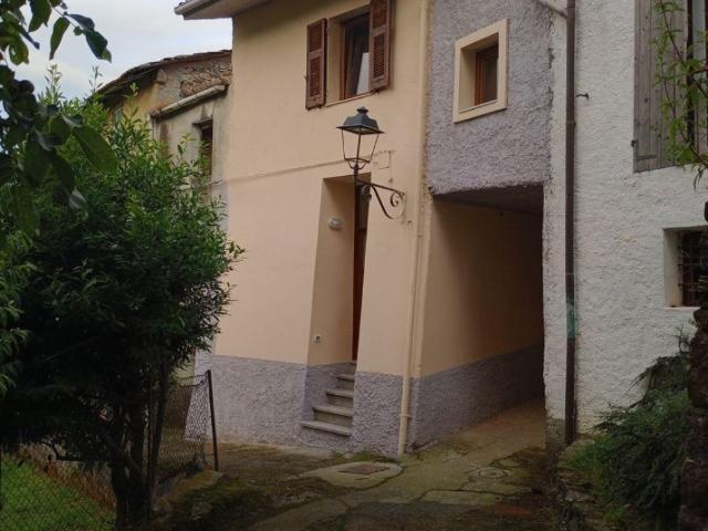 Casa Indipendente in affitto a Sesta Godano via del carmine, arredato, terrazzo, porta blindata TrovaCasa