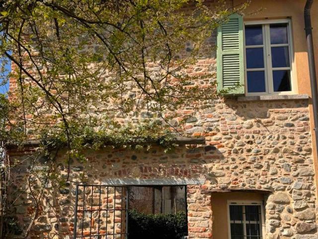 Casa Indipendente in affitto a Sumirago via Federico Confalonieri, 18, arredato, giardino privato, terrazzo TrovaCasa