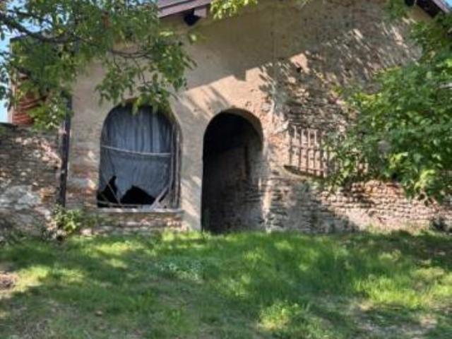 Casa Indipendente in affitto a Sumirago via Federico Confalonieri, non arredato/vuoto, giardino privato, riscaldamento assente TrovaCasa