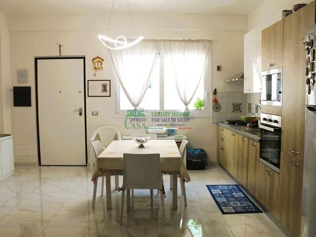 Casa Indipendente in affitto a Pozzallo via San Giovanni Battista 25, arredato, centrale, aria condizionata TrovaCasa
