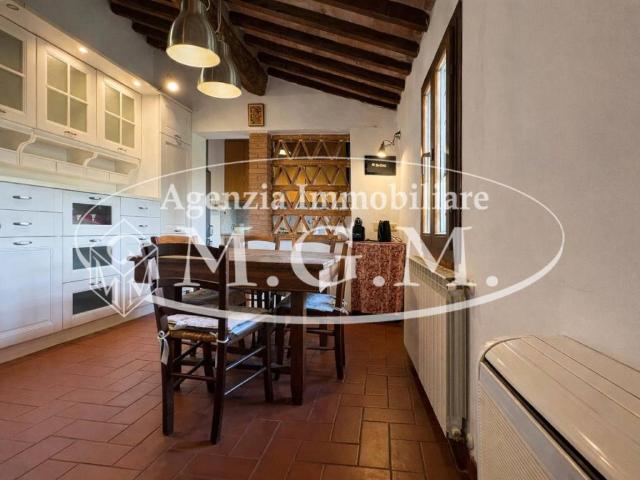 Casa indipendente in affitto a Pontedera PI