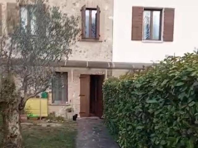 Casa indipendente in affitto a Peschiera del Garda VR