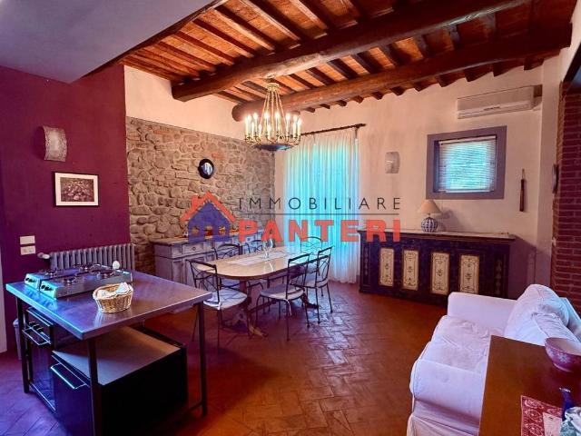 Casa indipendente in affitto a Pescia PT
