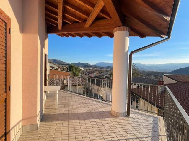 Casa indipendente in affitto a Pizzoli AQ