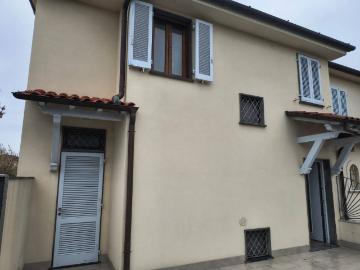 Casa indipendente in affitto a Pietrasanta LU