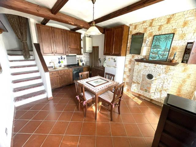 Casa indipendente in affitto a Piovà Massaia AT