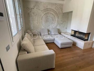 Casa Indipendente in affitto a Prato, arredato, giardino privato, soffitta TrovaCasa