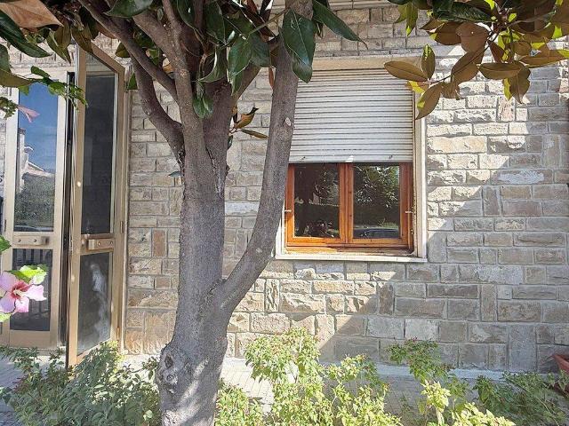Casa indipendente in affitto a Prato PO