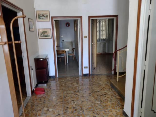 Casa Indipendente in affitto a Prato via Dei Gobbi, arredato, giardino, lavatrice TrovaCasa