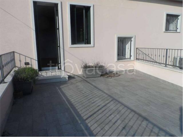 Casa Indipendente in affitto a Quinto Vicentino via Fabio Filzi, 12, giardino privato, box, terrazzo TrovaCasa