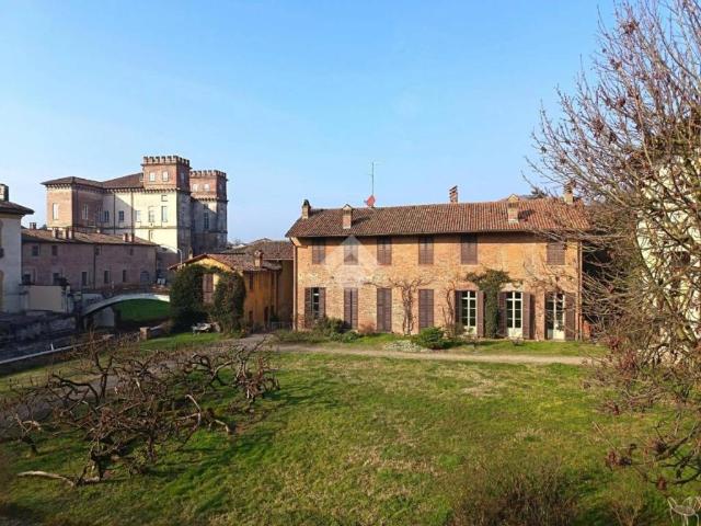 Casa Indipendente in affitto a Robecco sul Naviglio via Ripa Naviglio, 2, posto auto, riscaldamento autonomo, parzialmente arredato TrovaCasa