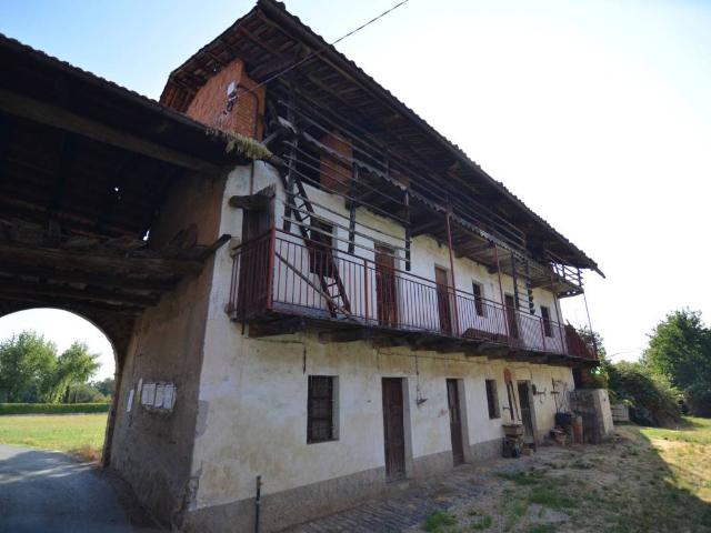 Casa indipendente in affitto a Rocca Canavese TO