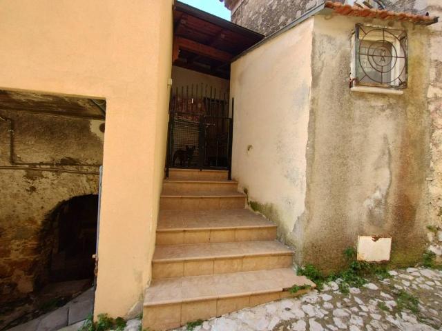 Casa indipendente in affitto a Roccasecca FR