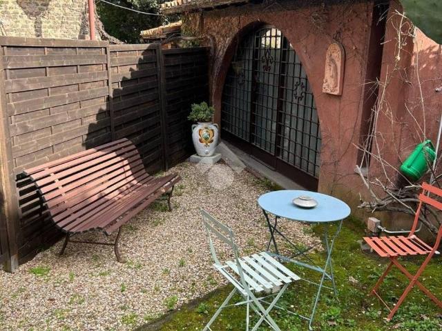 Casa Indipendente in affitto a Roma via dei Faggella, 32, arredato, giardino privato, angolo cottura TrovaCasa